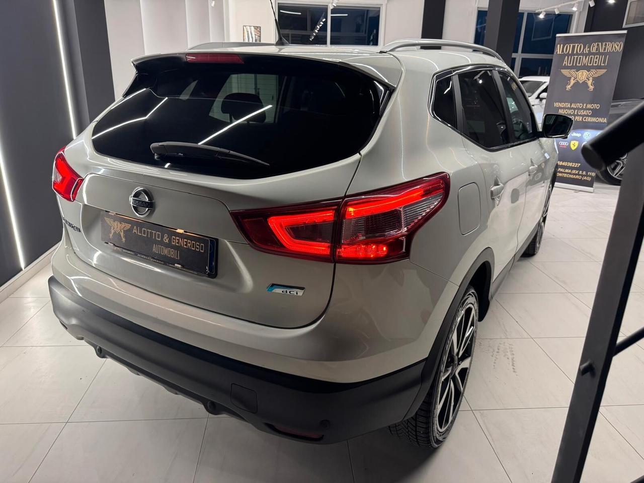 Nissan Qashqai 1.5d 110 CV Tekna Full-2014