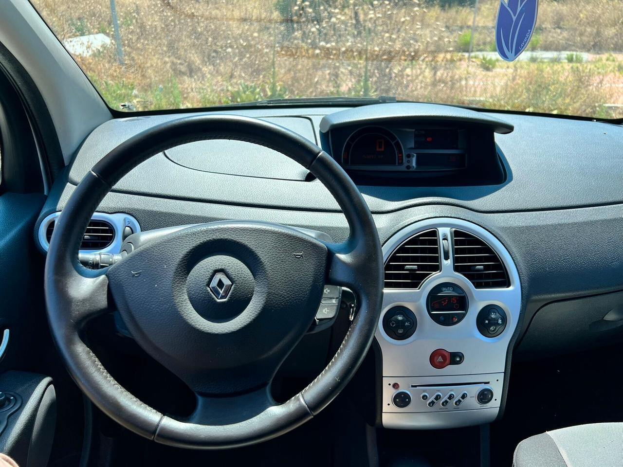 Renault Modus 1.5DCI A-F-F-A-R-O-N-E