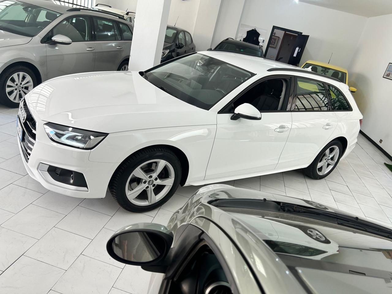 Audi A4 Avant 30 TDI/136 CV S tronic