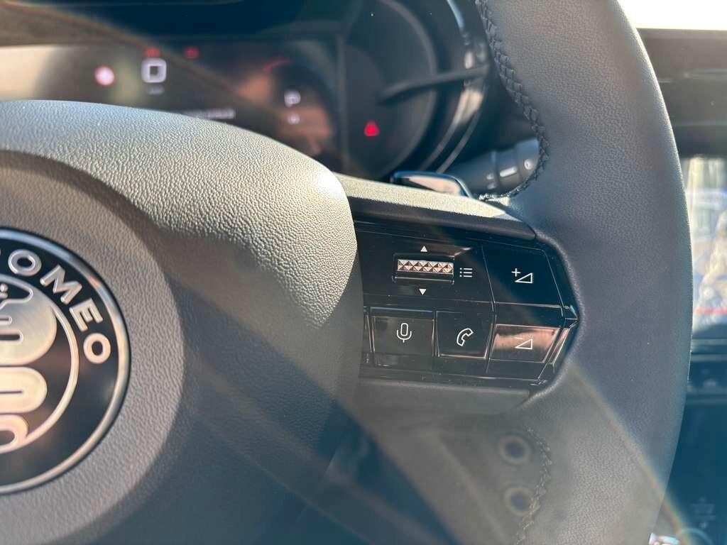 Alfa Romeo Junior 1.2 145 CV Hybrid 2026 KM 0 IVA ESPOSTA Tua a solo 269 Euro al mese