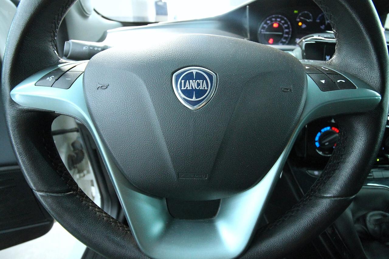 LANCIA YPSILON 1.0 70 CV HYBRID GOLD