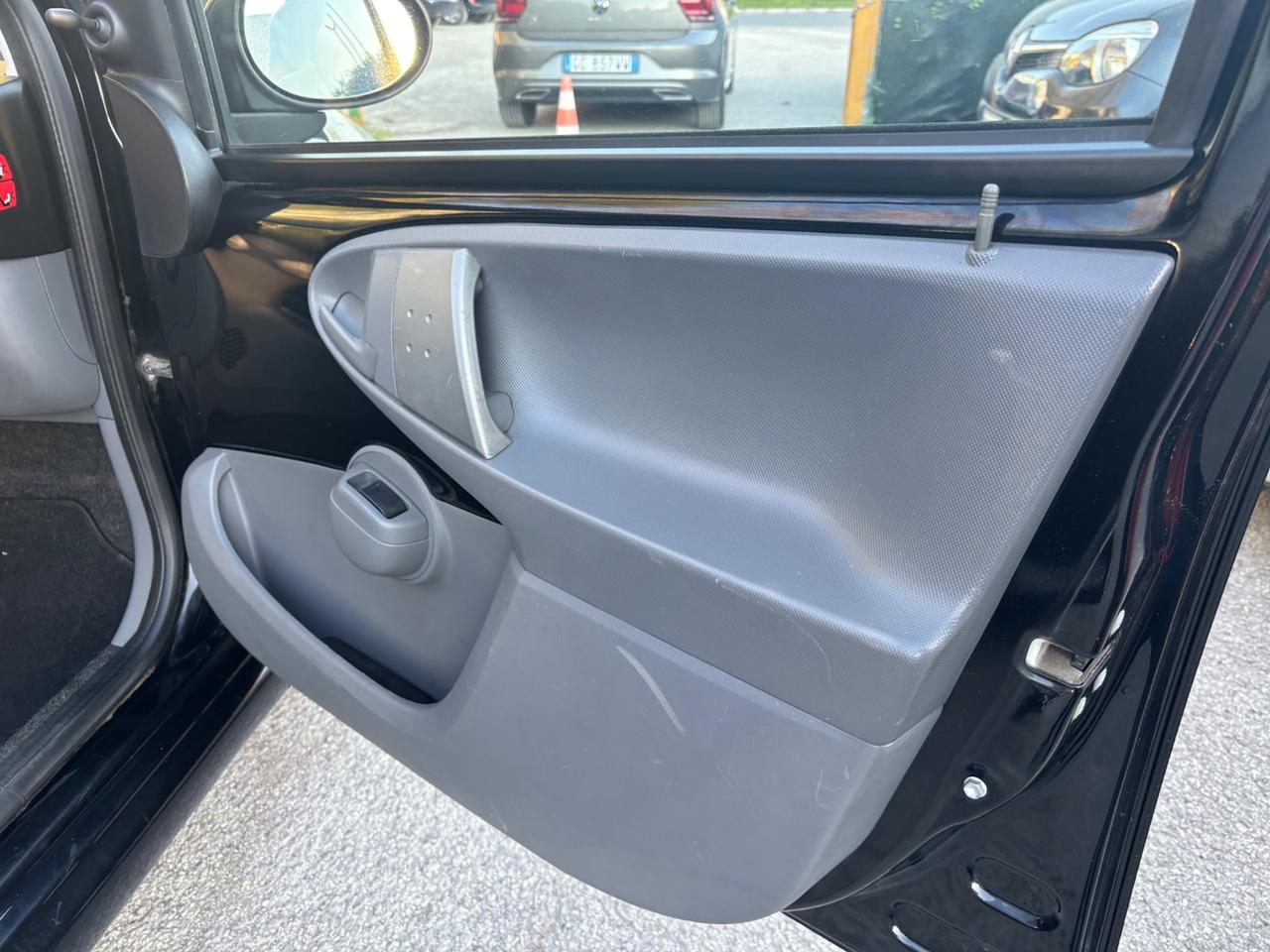 Toyota Aygo 1.0 5 porte Sol OK NEOPATENTATI