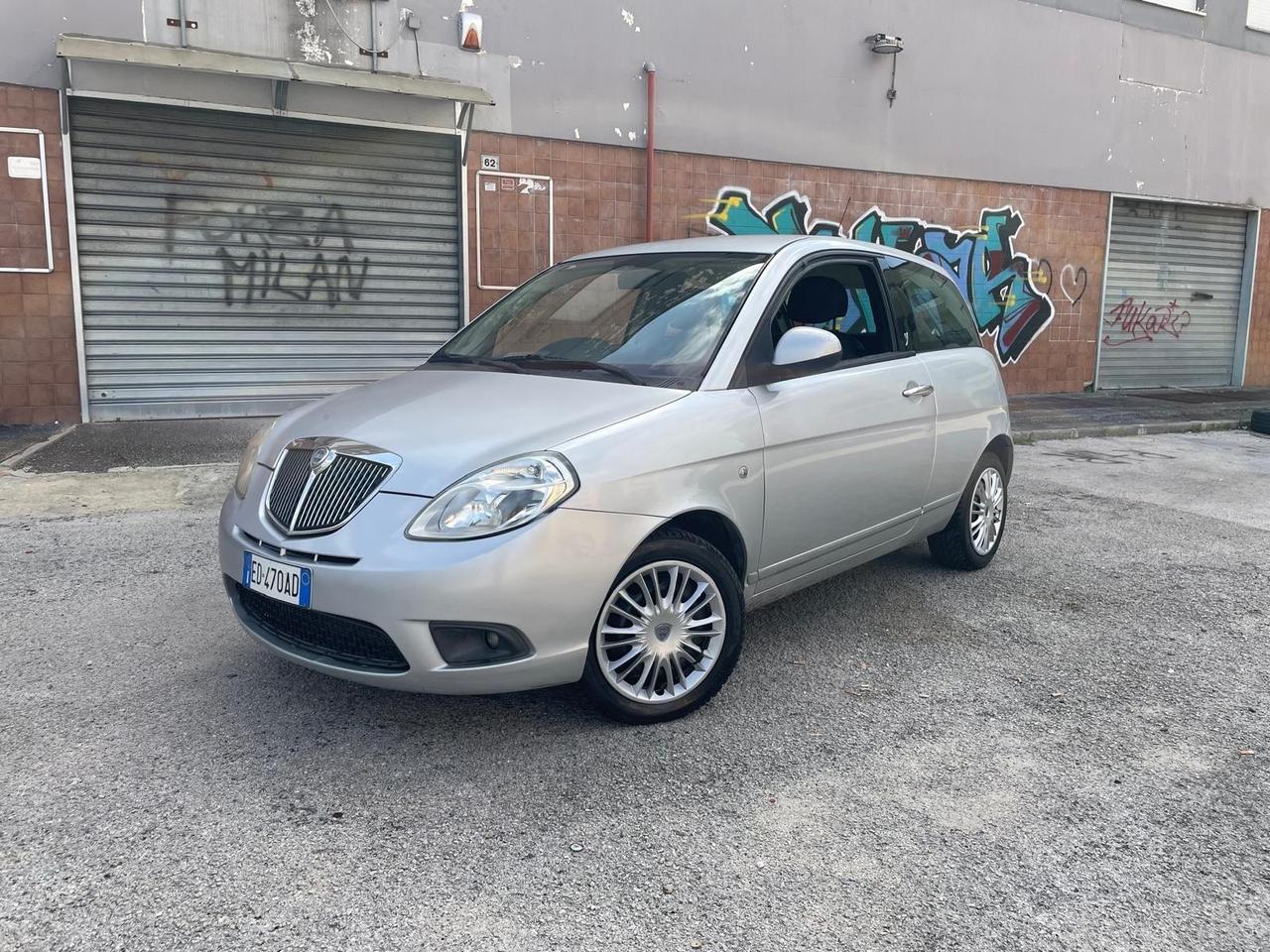 Lancia Ypsilon 1.2 69 CV Argento km 91000