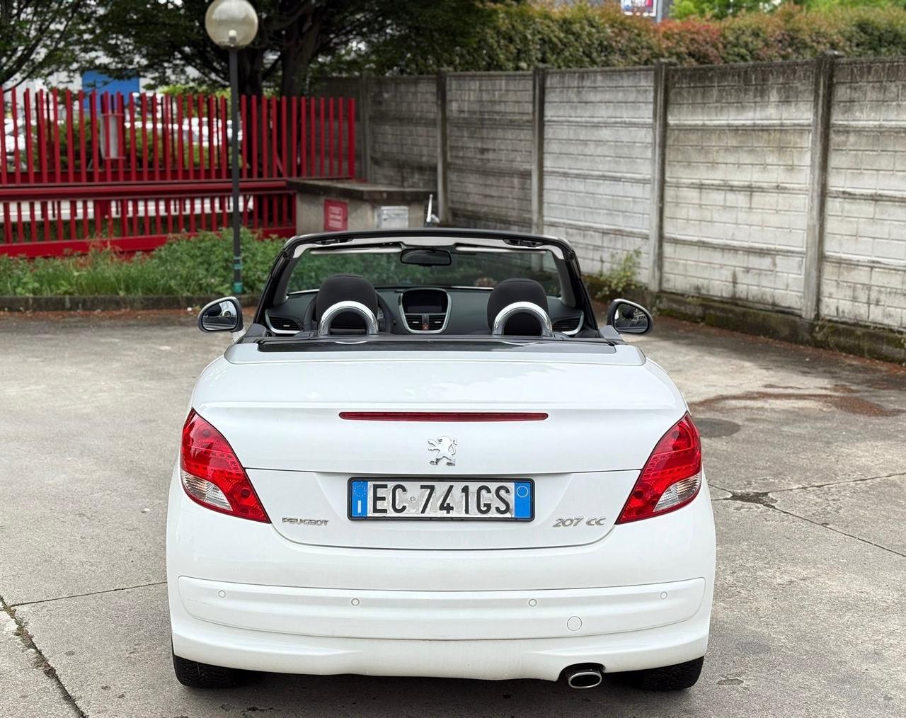 Peugeot 207 1.6 8V HDi 112CV CC Tecno