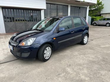 Ford Fiesta 1.2 16V 5p. Ghia x Neopatentati