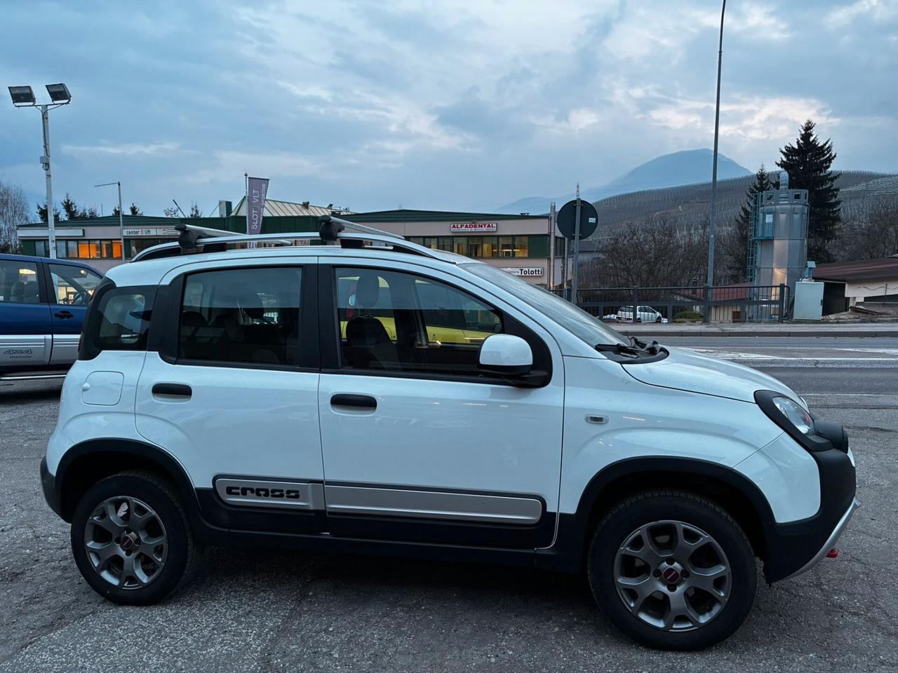 FIAT PANDA CROSS 4x4 0.9TWINAIR GANCIO TRAINO