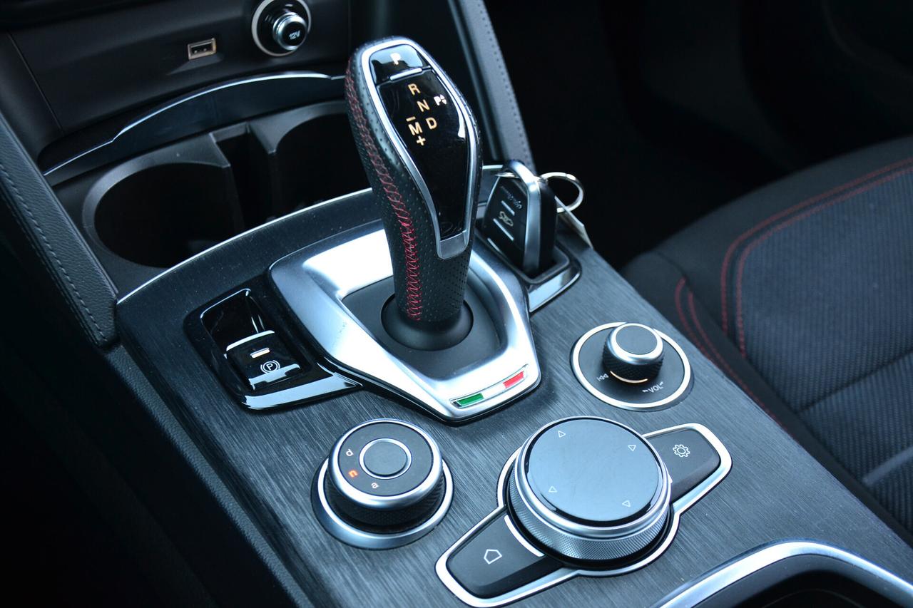 Alfa Romeo Stelvio 2.2 160CV AT8 **PREZZO VERO**LED-NAV-RCAM+PDC