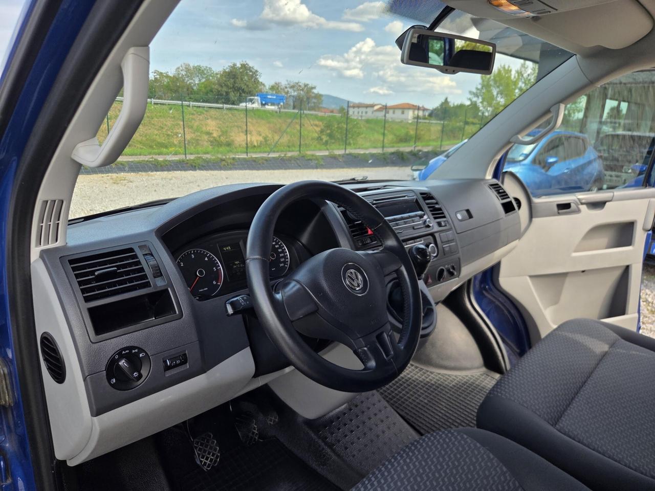 VENDIAMO VOLKSWAGEN T5 TRANSPORTER 9 POSTI 2.0TDI