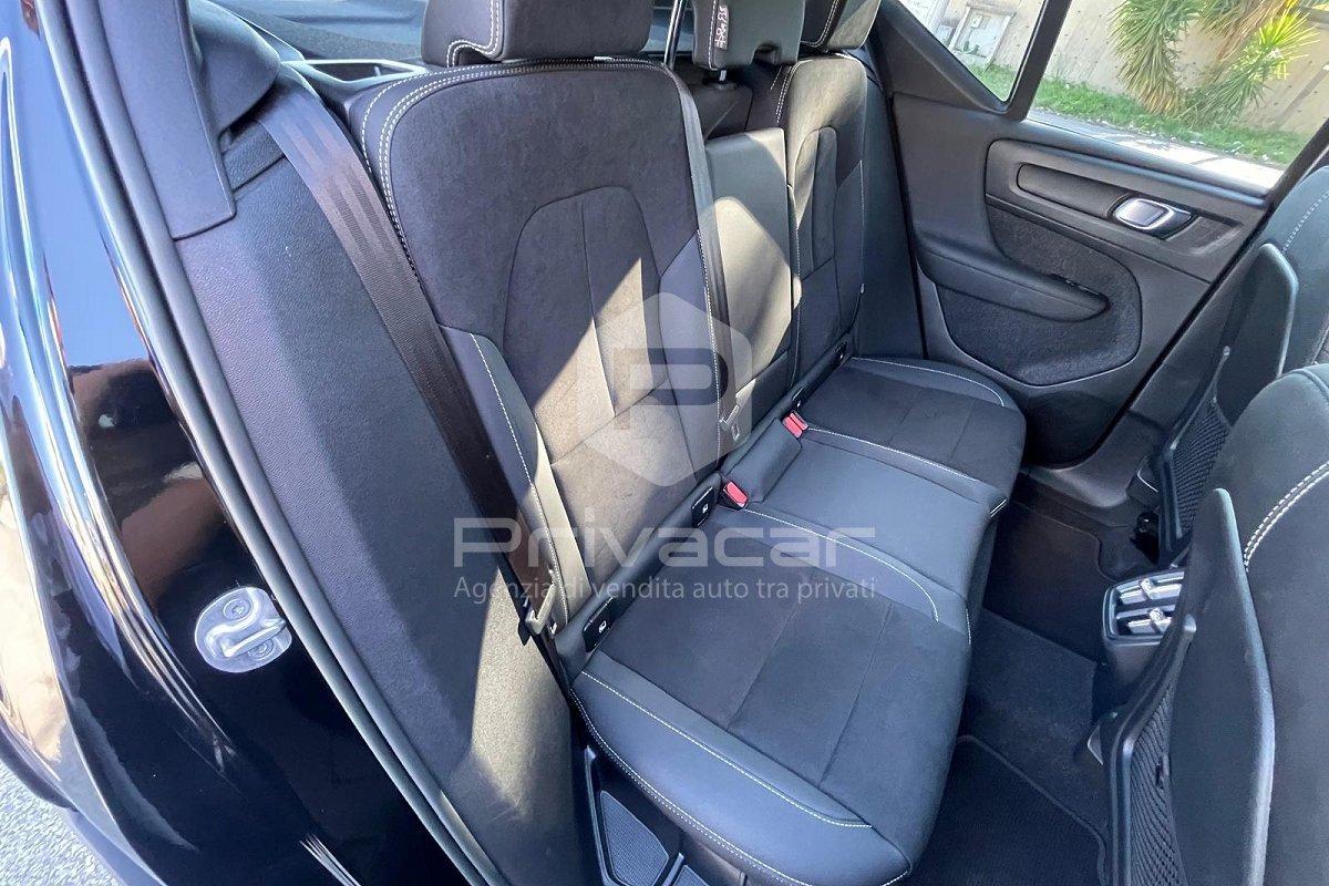 VOLVO XC40 B3 automatico Ultimate Dark