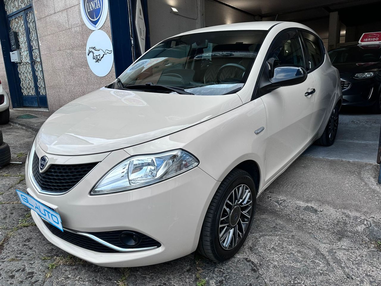 Lancia Ypsilon 1.3 MJT 16V 95 CV 5 porte S&S Gold