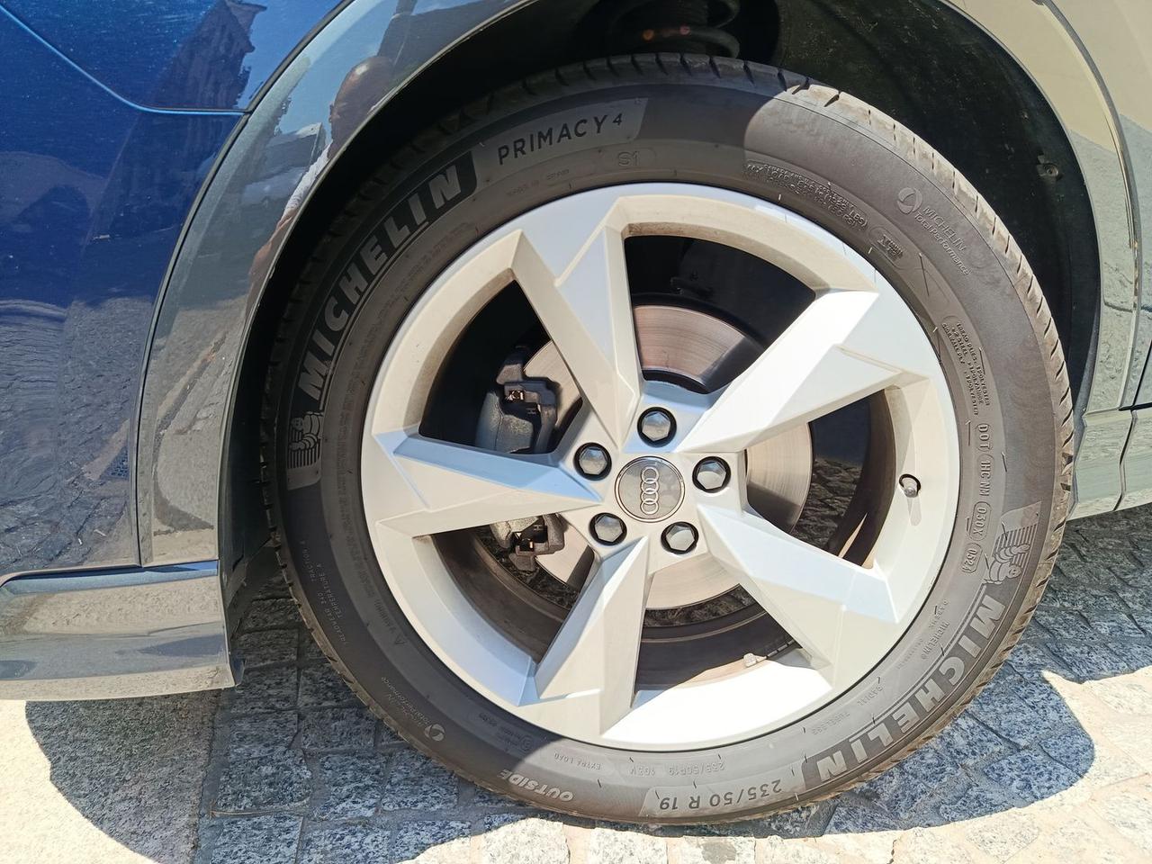 Audi Q3 2.0 TDI Business #6230