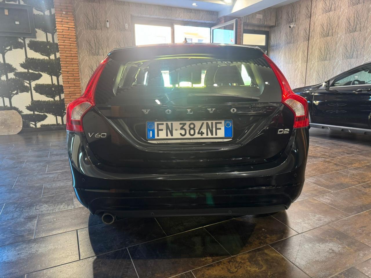 Volvo V60 D2 Dynamic Edition N1