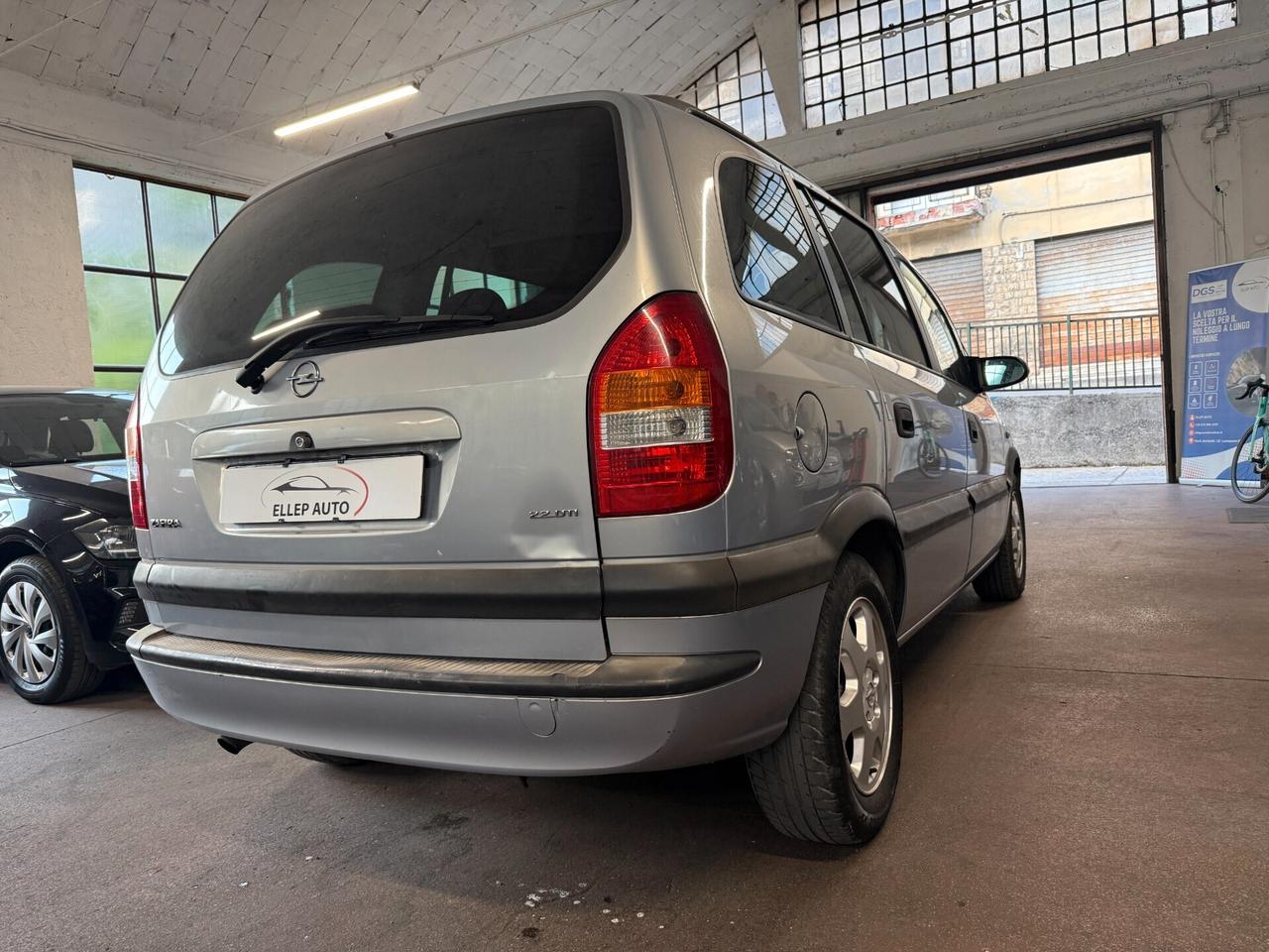 Opel Zafira 2.2 - 7 posti