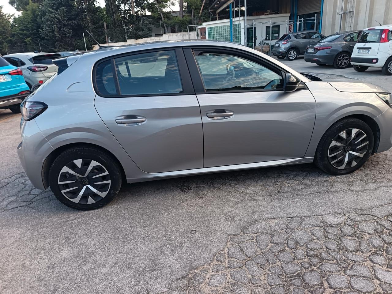 Peugeot 208 1.2 75CV Active Ok Neopatentati