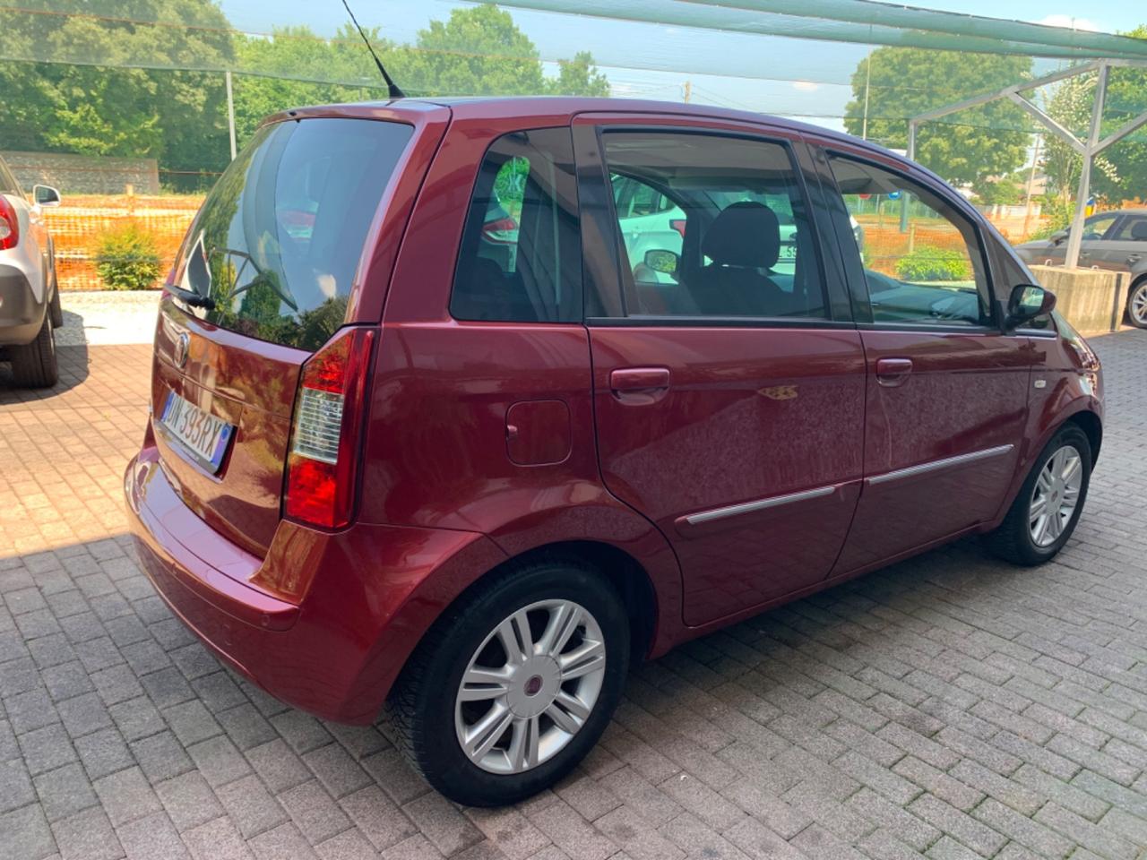 Fiat Idea 1.4 16V BlackMotion