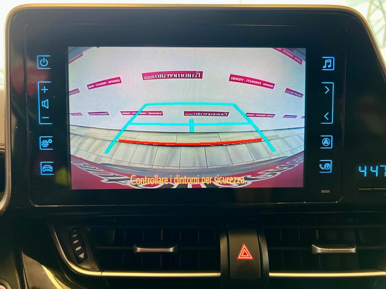 TOYOTA C-HR (2016-2023) C-HR 1.8 Hybrid E-CVT L...