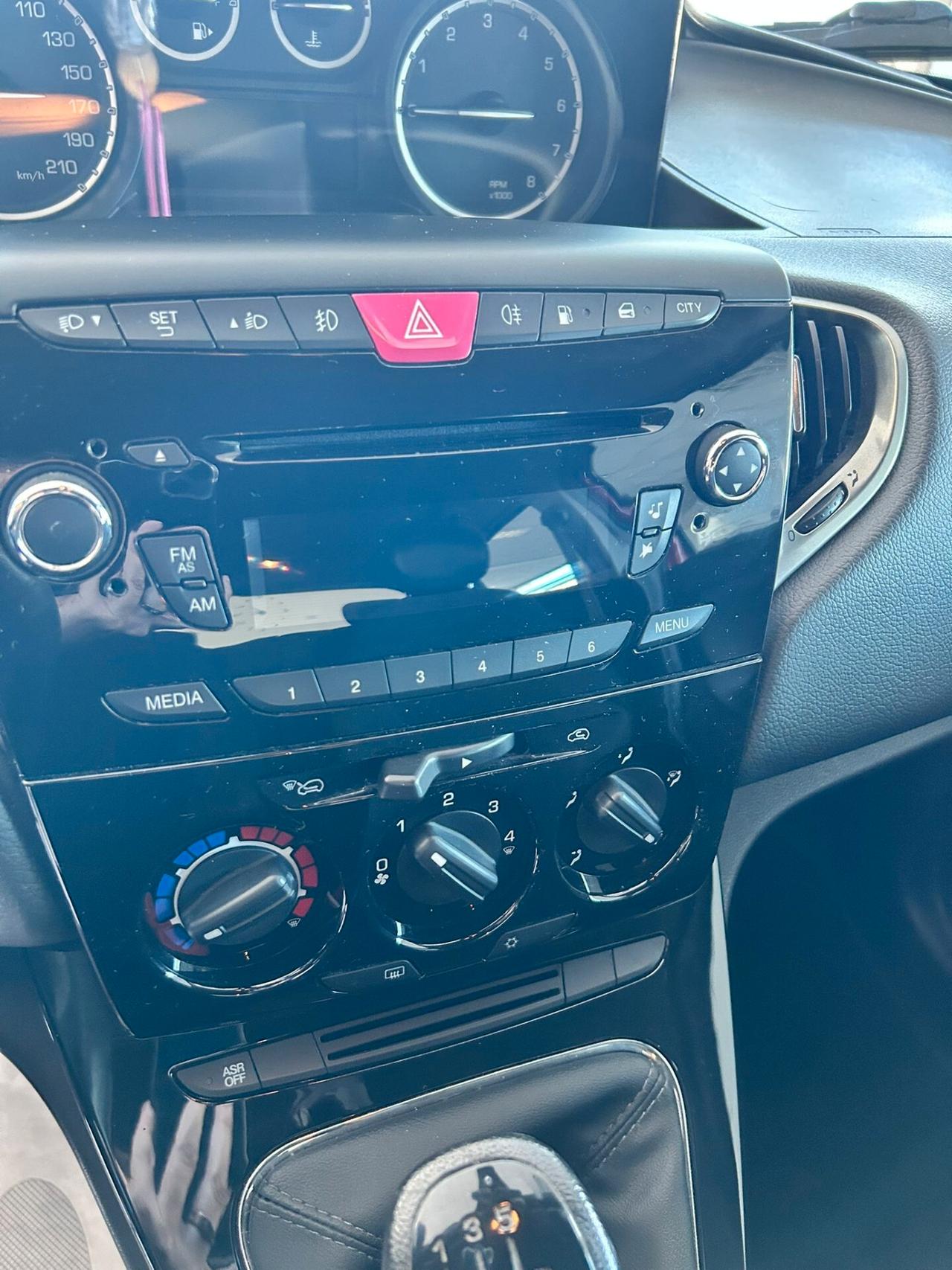 Lancia Y 0.9 METANO X NEOPATENTATI 2015