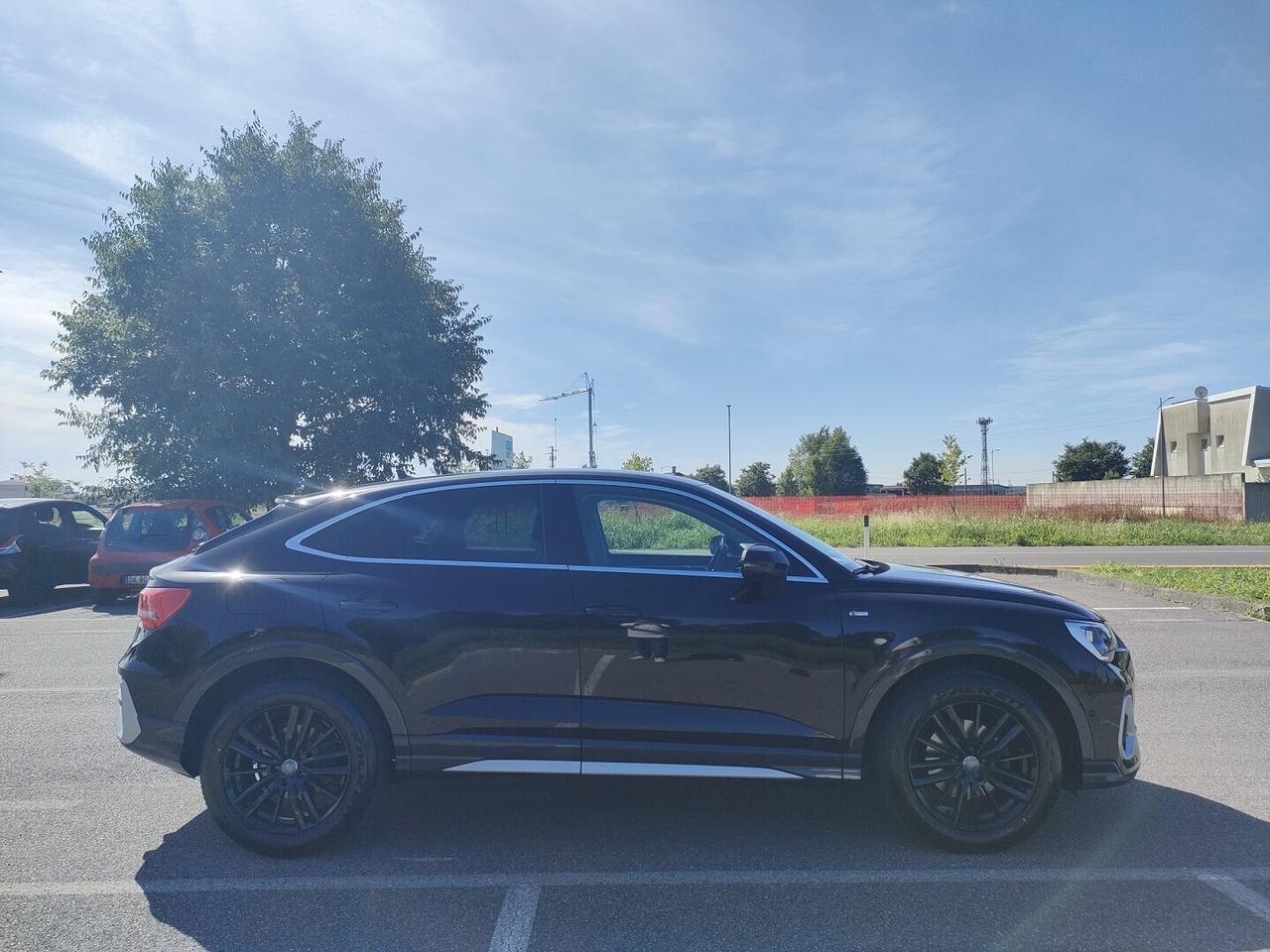 AUDI Q3 Sportback 35 1.5 tfsi mhev S line Edition