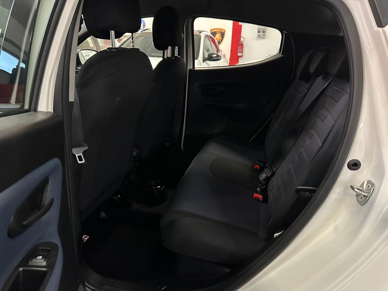 Lancia Ypsilon 1.0 FireFly S&S Hybrid Platino Full