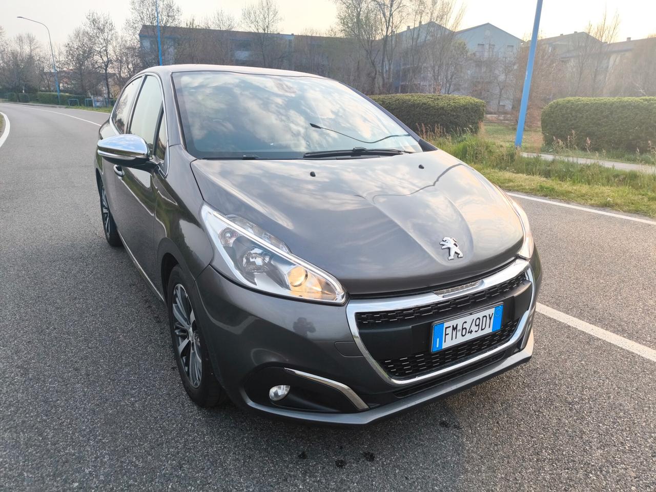 PEUGEOT 208 1,6 BLUE HDI- ALLURE-OK NEOPATENTATI- EURO 6