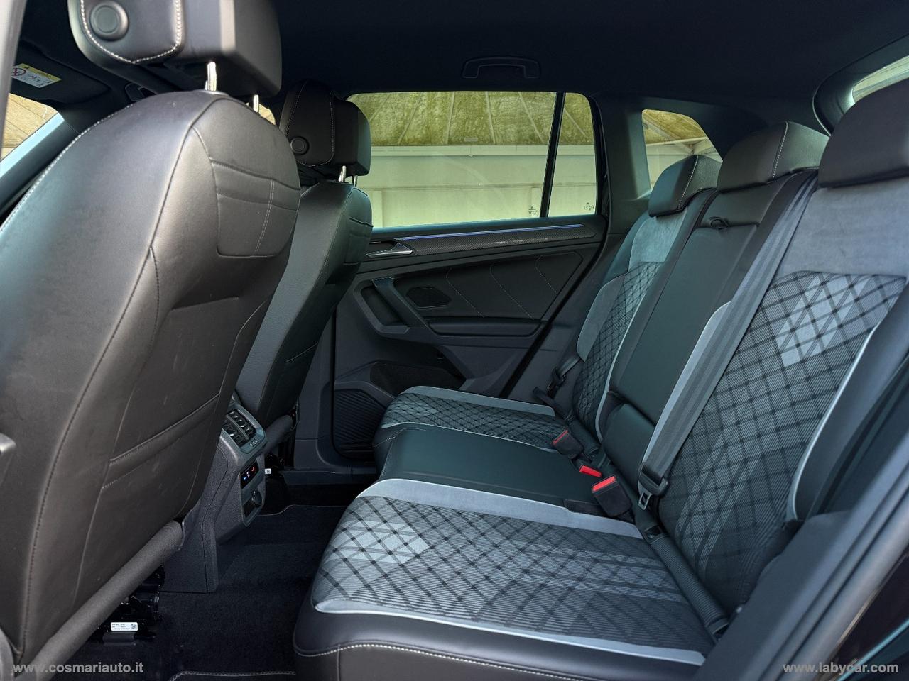 VOLKSWAGEN Tiguan 2.0 TDI 150CV DSG R-Line 2023 LUCI AMBIENTE