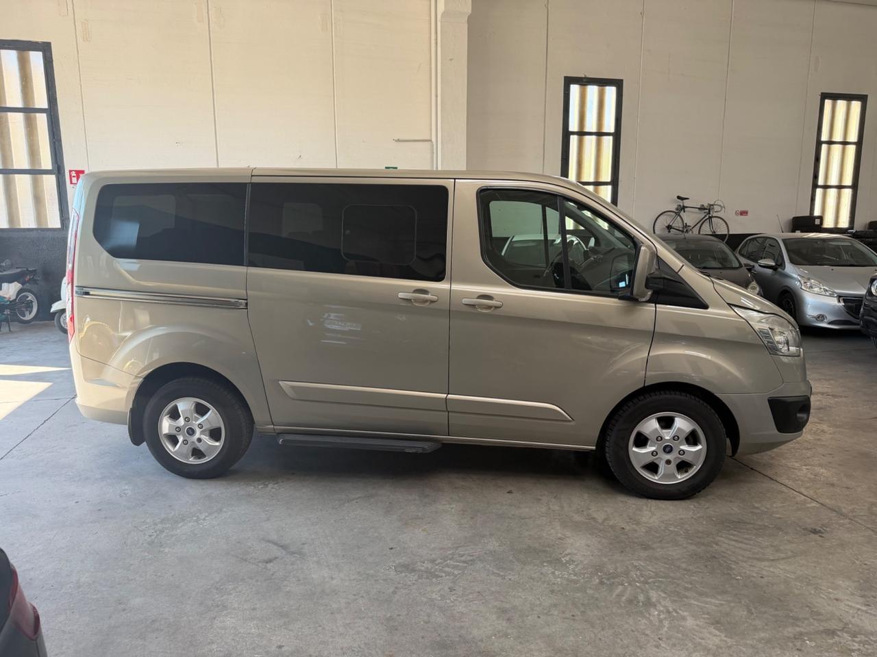 Ford Tourneo Custom 310 2.0 TDCi 130CV PC Titanium