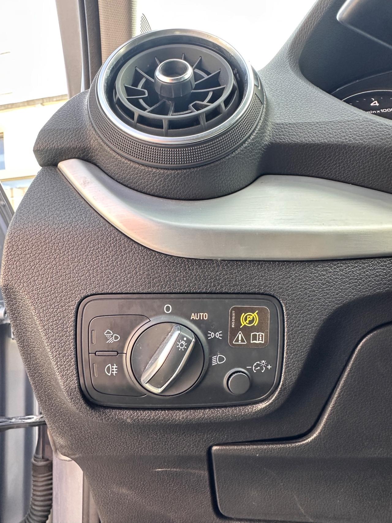 Audi Q2 1.6 TDI Sport-2018 LED/17"/NAVI