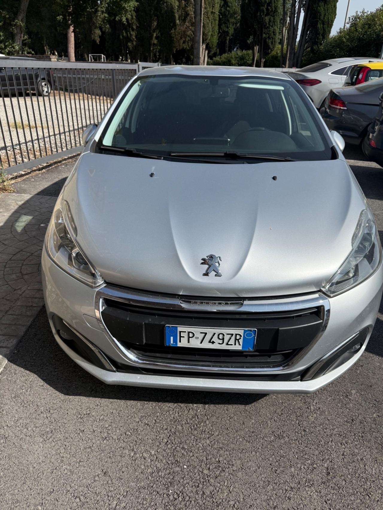 Peugeot 208 PureTech 82 5p. GPL Allure