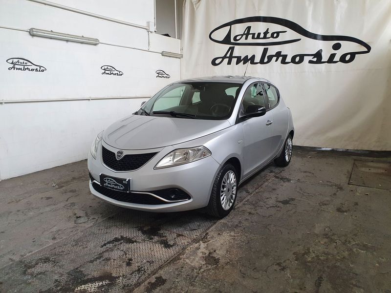 Lancia Ypsilon 1.2 69 CV 5 porte Gold TUA DA 93,00 AL MESE