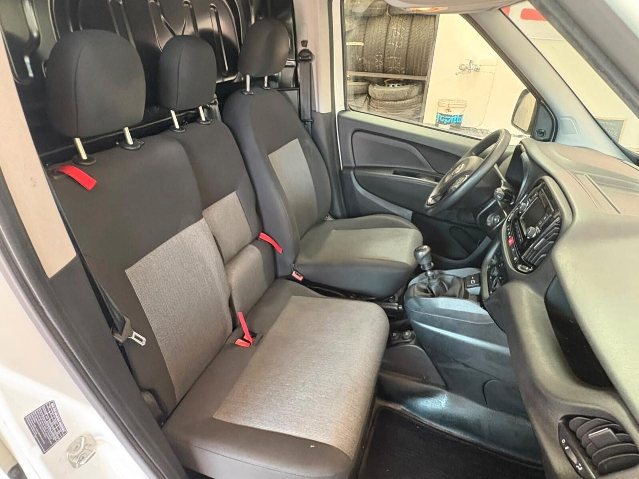 FIAT DOBLO serie3 POSTI3 DIESEL 1600 MULTIJET CV 105 Km 176.031Garanzia 12 mesi