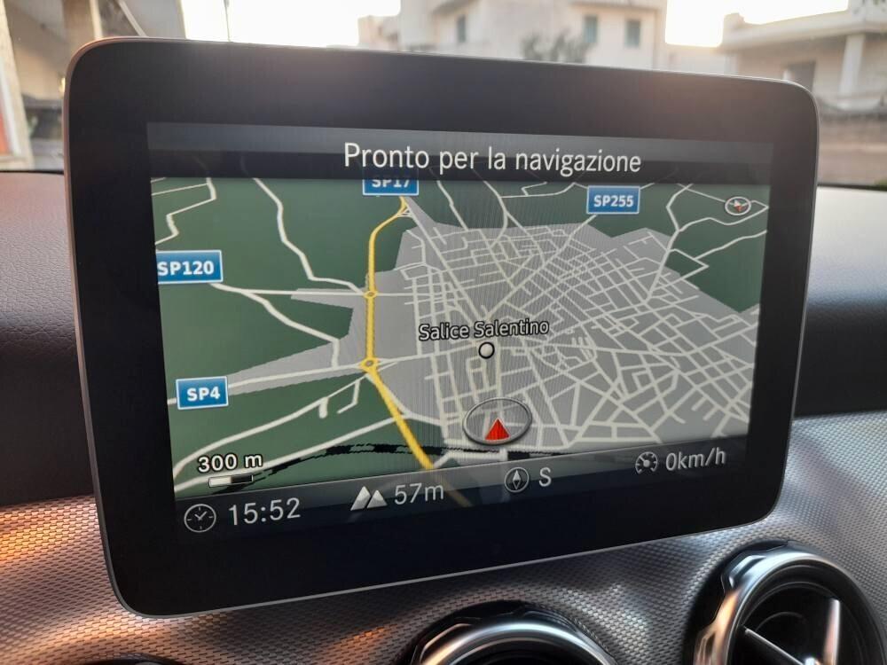 MERCEDES GLA 180 D SPORT