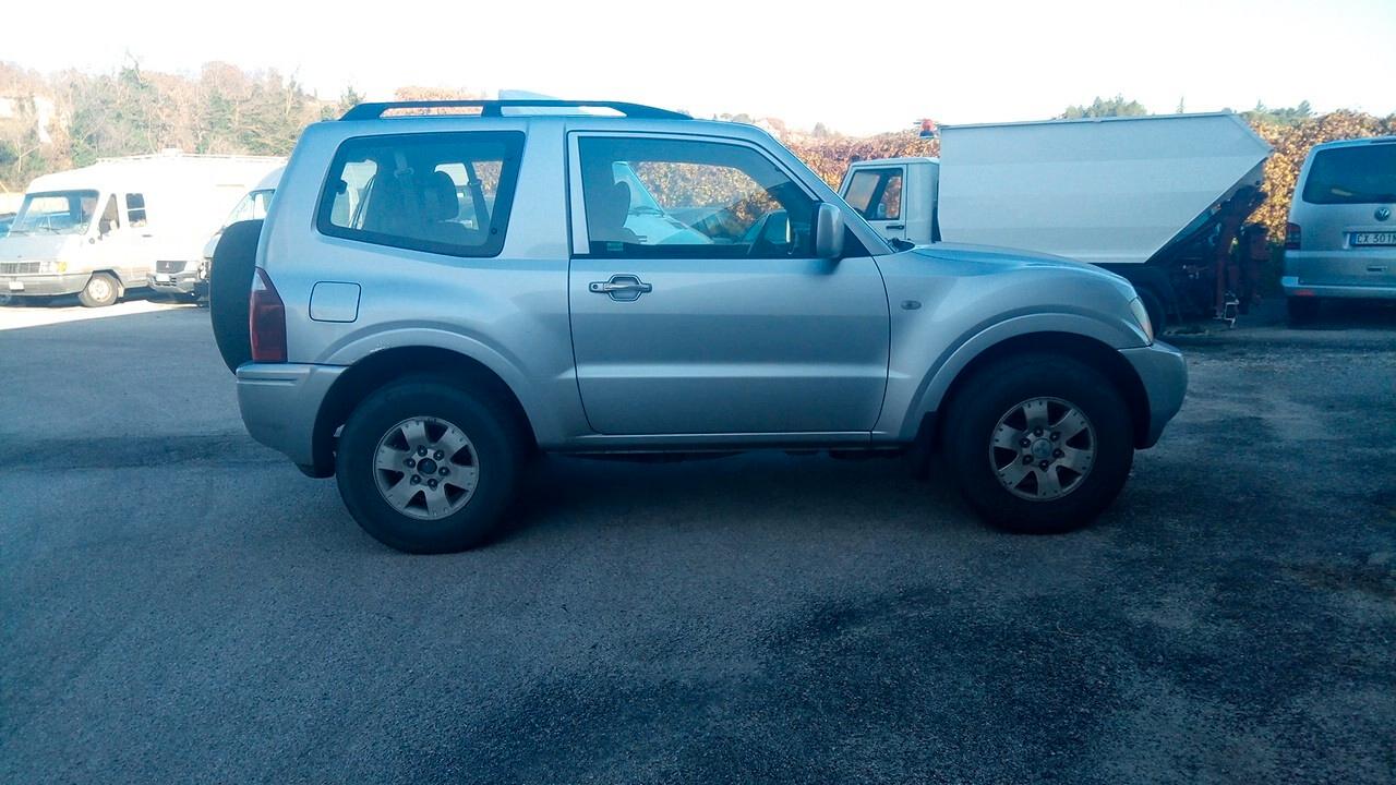 Mitsubishi Pajero III 3.2 16V DID 160CV 3p. GLX