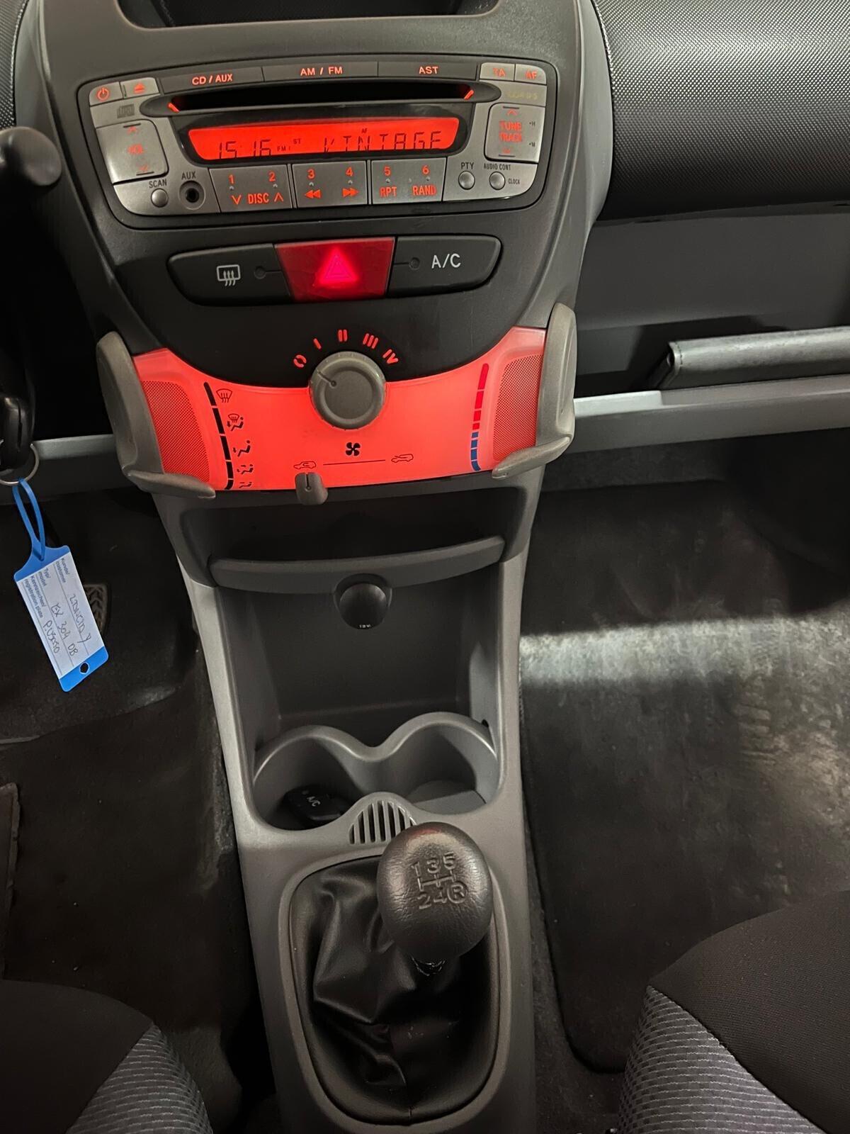 Toyota Aygo 1.0 12V VVT-i 5 porte Sol