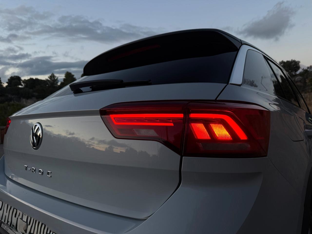 Volkswagen T-Roc/1.0 TSI 116 CV/CAR PLAY/CERCHI 17"/NEO