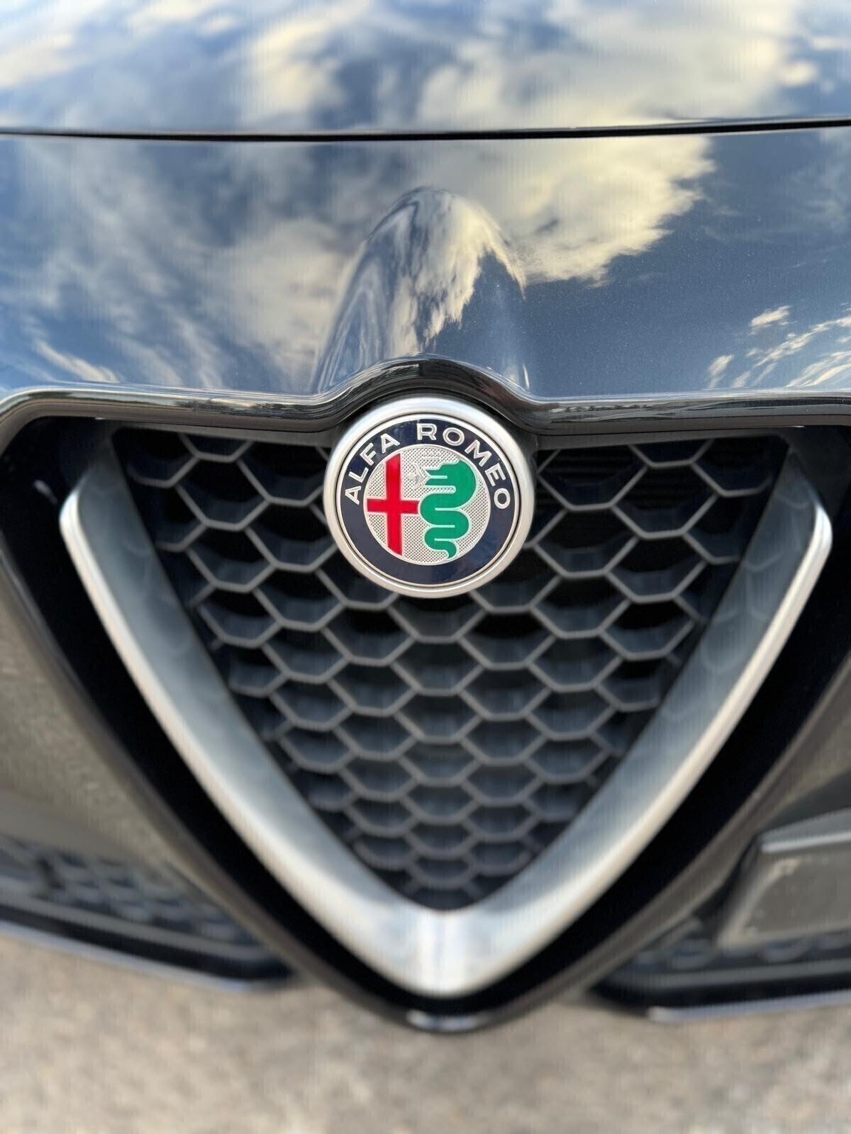 Alfa Romeo Stelvio 2.2 Turbodiesel 150 CV AT8 RWD