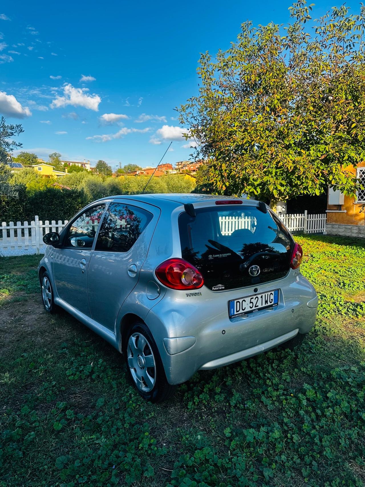 Toyota Aygo 1.0 12V VVT-i 5 porte Sol