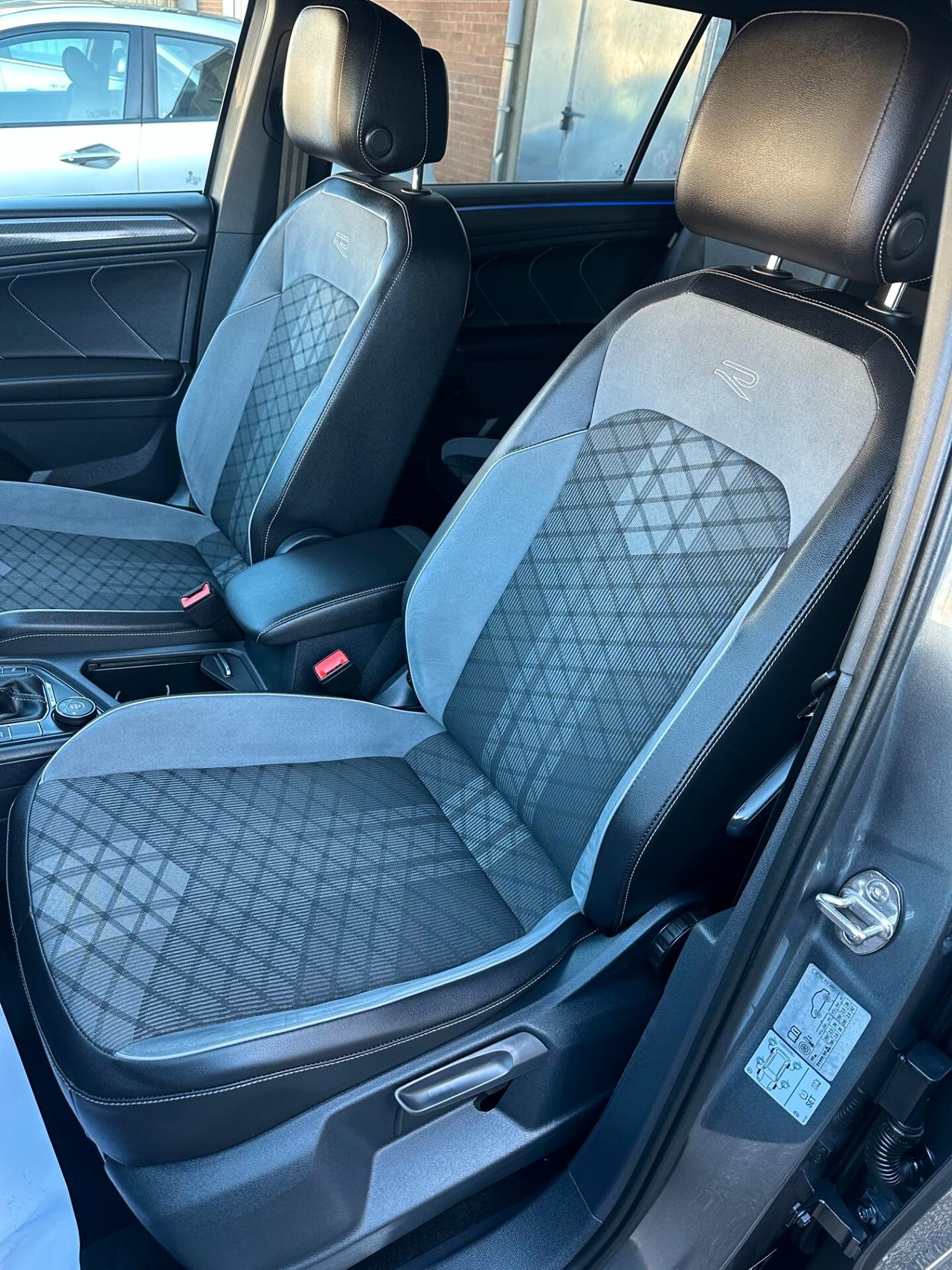 Volkswagen Tiguan Allspace 2.0 TDI SCR DSG 4MOTION R-Line 7 posti