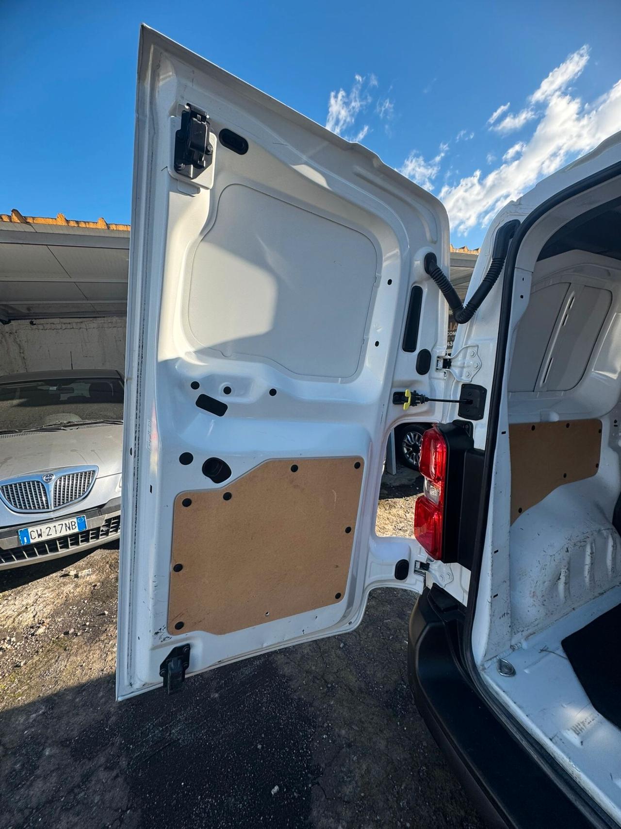 Peugeot Expert BlueHDi 120 PL-TN Furgone coibentato Premium Standard