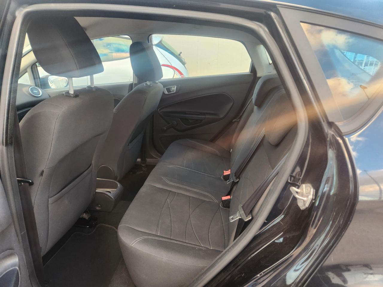Ford Fiesta 1.4 BENZINA.- GPL