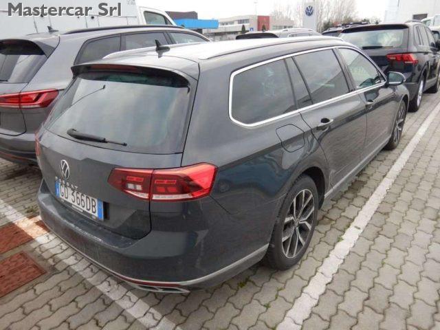 VOLKSWAGEN Passat Variant 2.0 tdi R-Line Executive EVO 150cv dsg - GD366DB