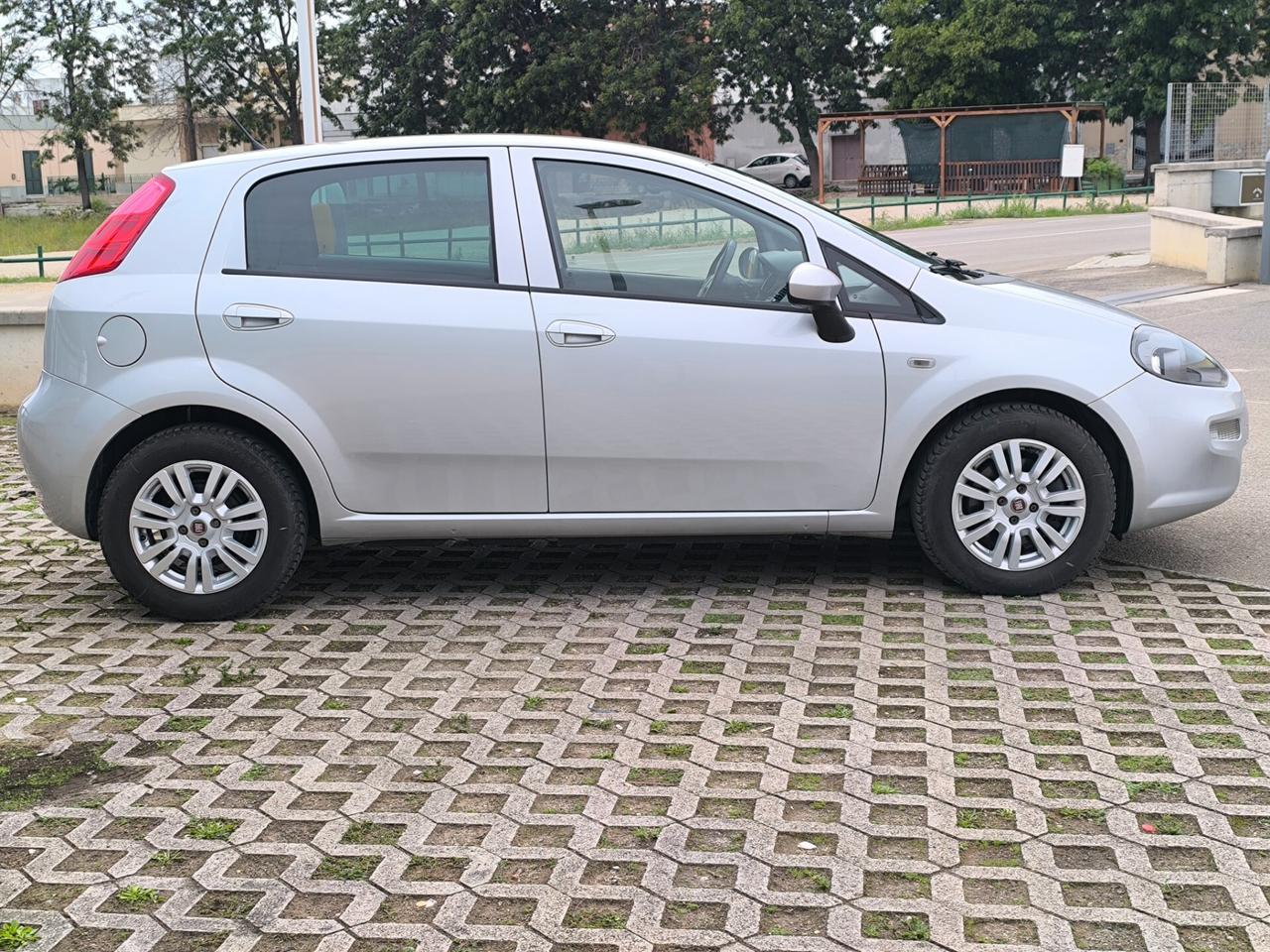 FIAT PUNTO LOUNGE 1.3 DIESEL EURO 6/D 02/2018 1 PRO KM92.000