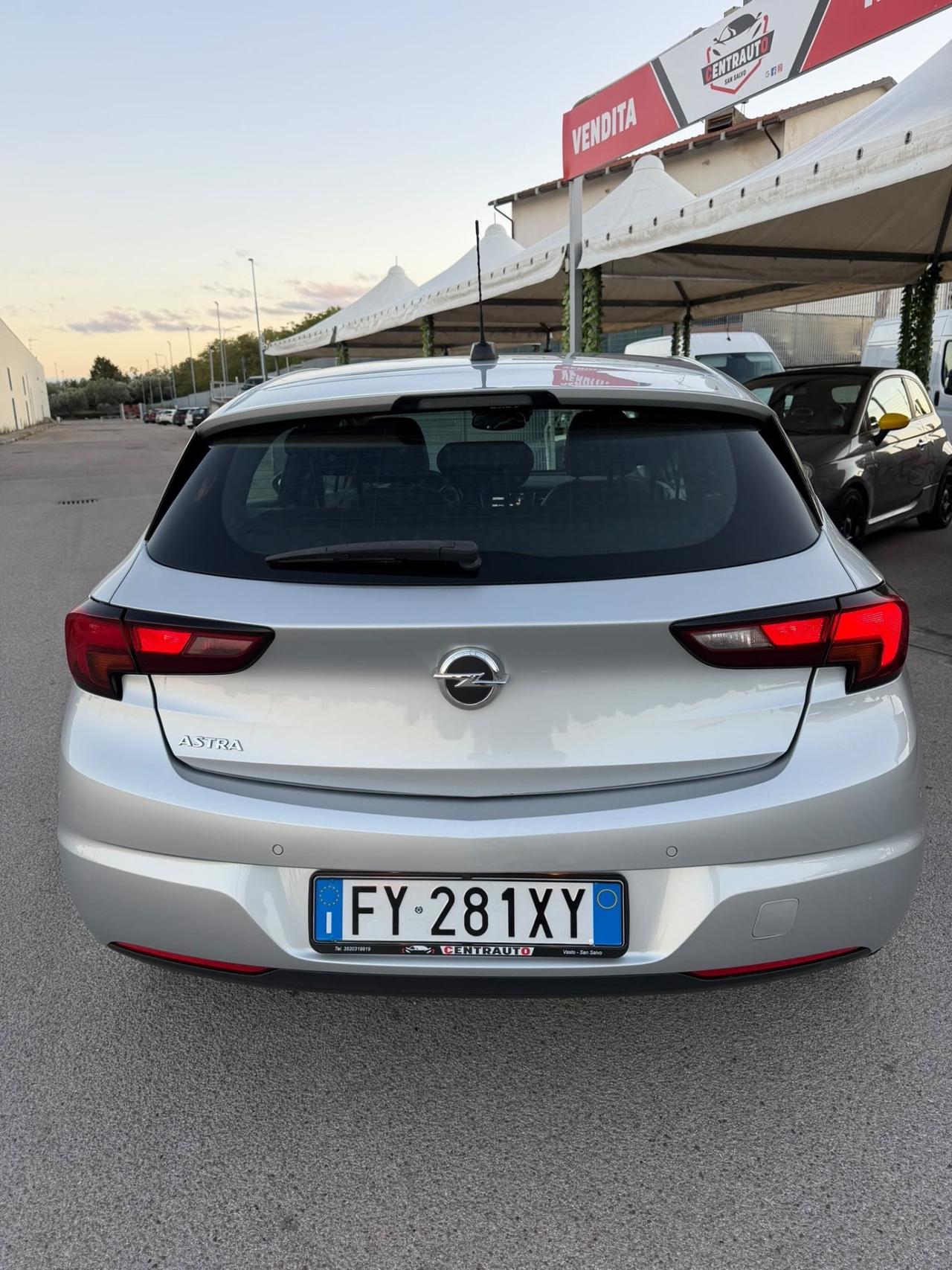 Opel Astra 1.6 CDTi 136CV Berlina nuova garanzia12m