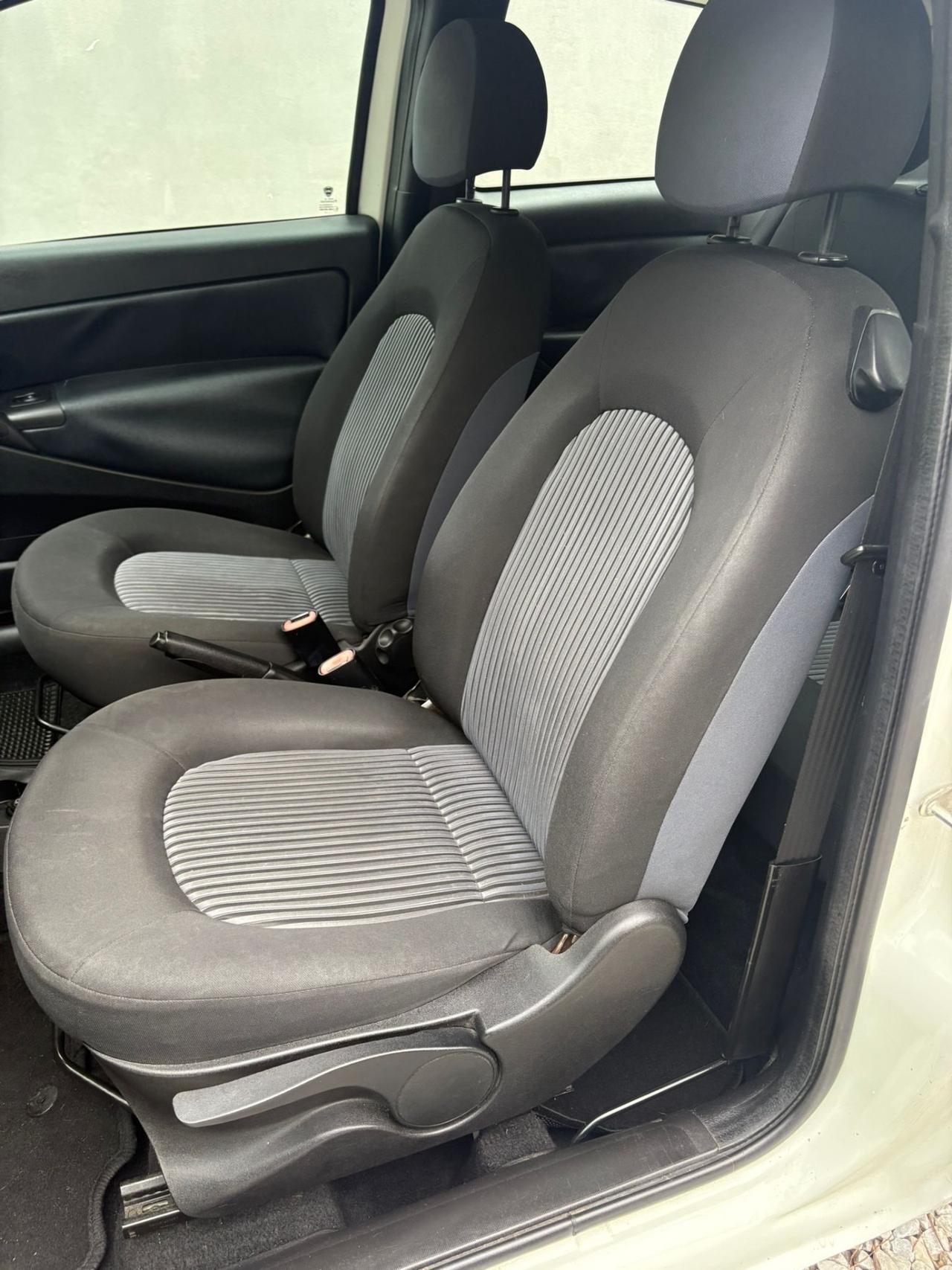 Lancia Ypsilon 1.2 Modamilano 60CV Ok Neopatentati