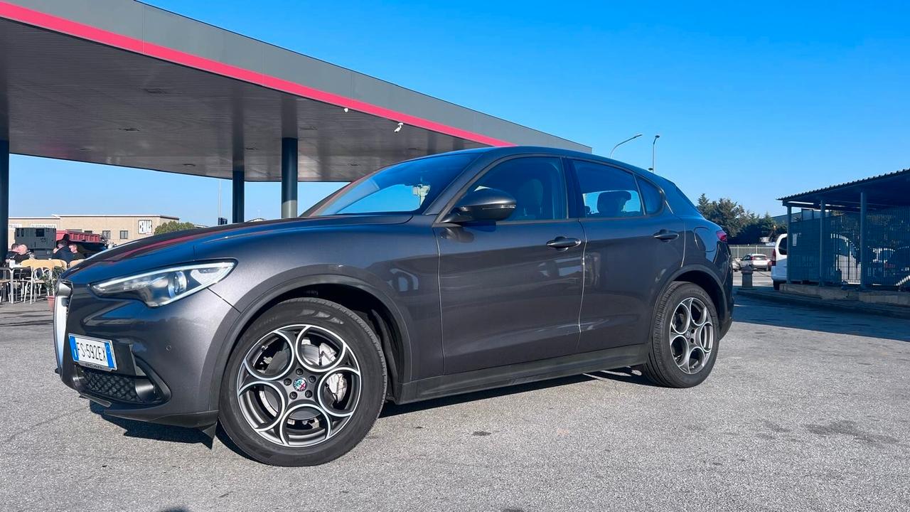 Alfa Romeo Stelvio 2.2 Turbodiesel 150 CV AT8 RWD Business