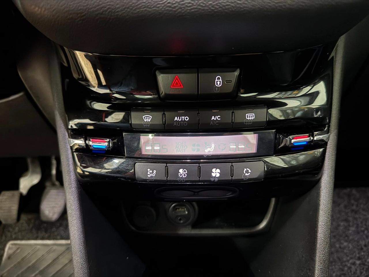 Peugeot 208 1.4 HDi 68 CV 5 porte Allure