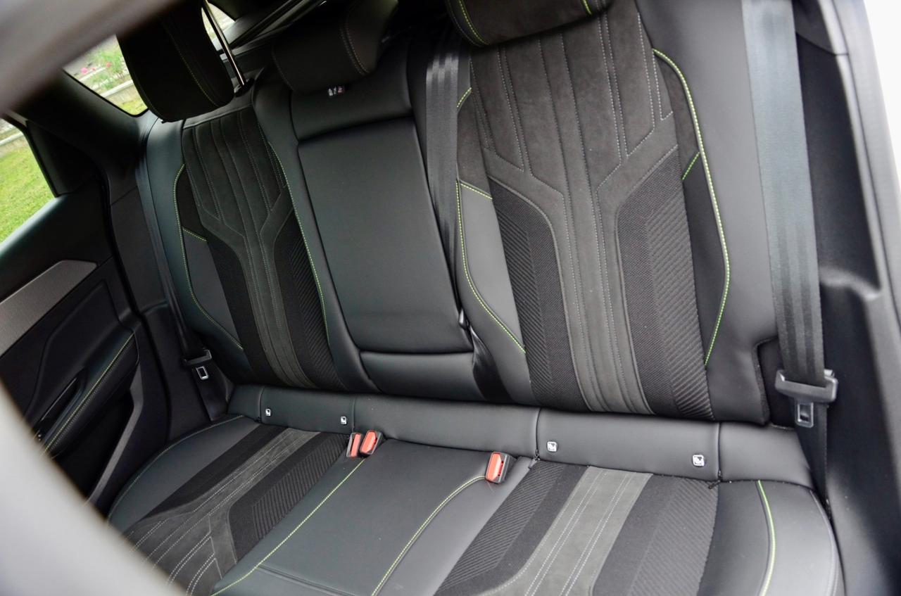 Peugeot 308 Plug-in Hybrid 180 e-EAT8 SW GT , PERMUTE