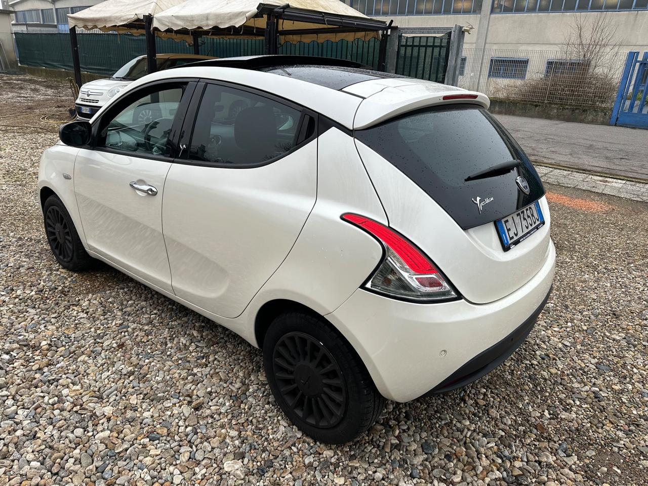 Lancia Ypsilon 1.2 69 CV 5 porte S&S Platinum