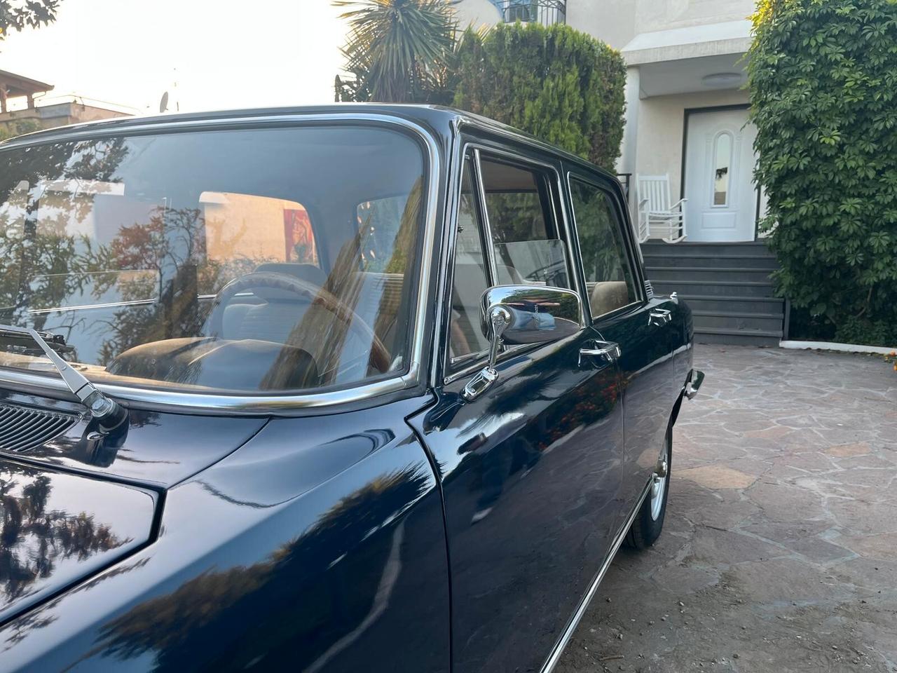 Alfa Romeo 2000 berlina