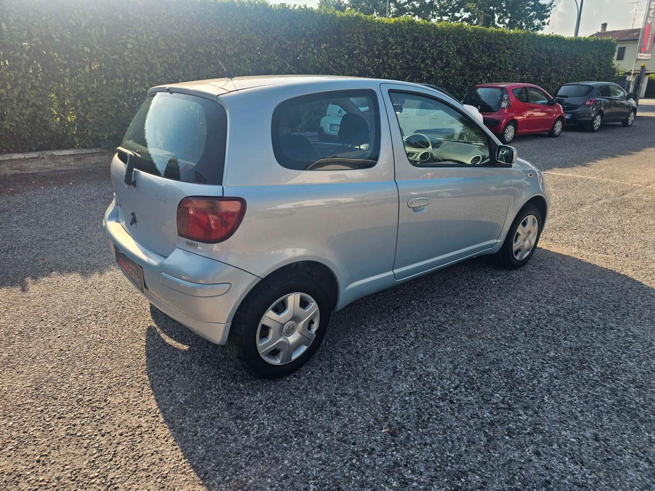 Toyota Yaris 1.0i 16V cat 3 porte Sol