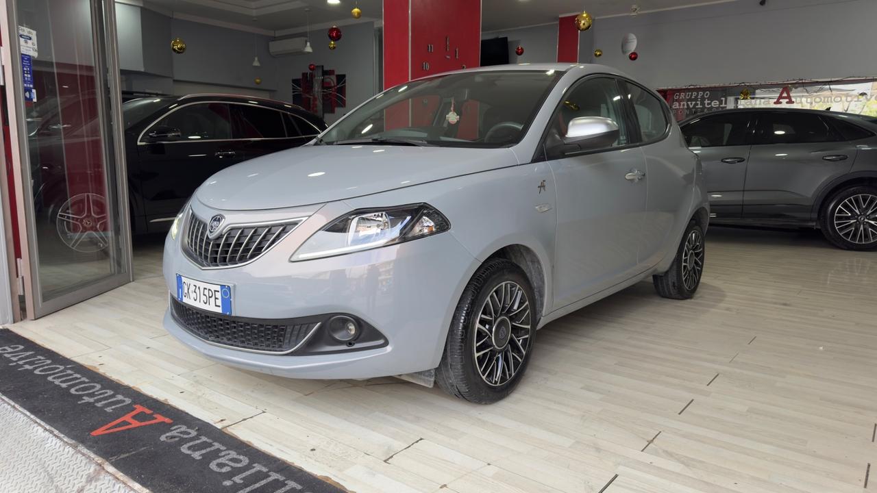 Lancia Ypsilon 1.2 69 CV 5 porte GPL Alberta Ferretti